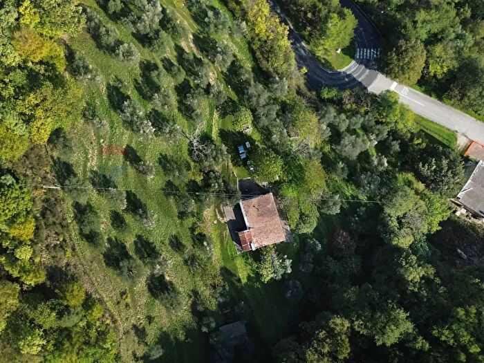 Casa trilocale in vendita in Via Fratelli Rosselli Snc, Serra San Quirico