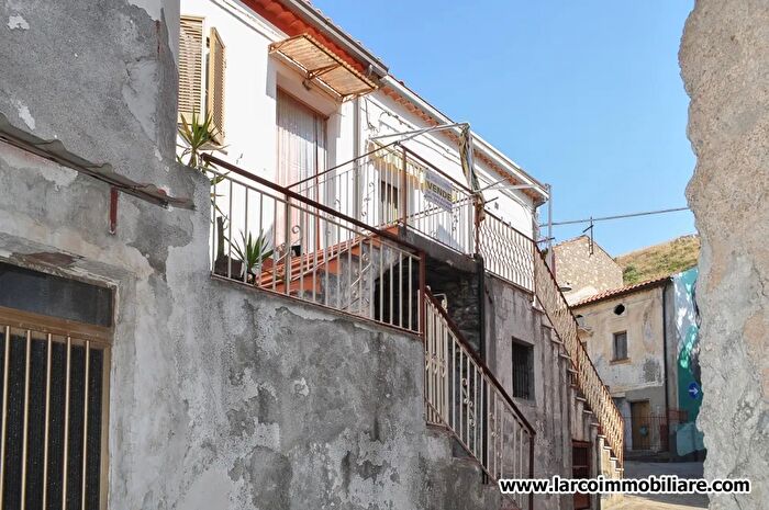 Appartamento trilocale in vendita in Santa Maria Del Cedro