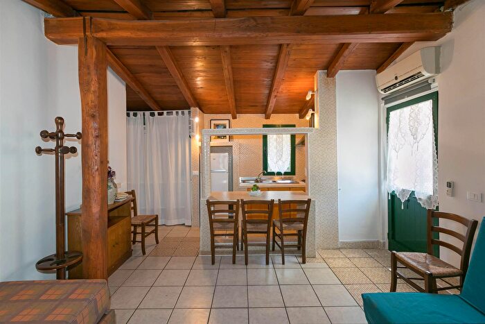 Casa bilocale in vendita in Rosignano Marittimo