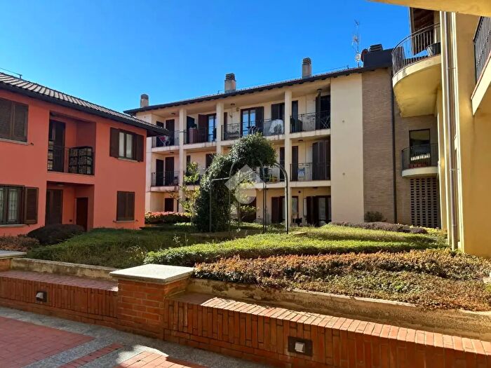 Appartamento bilocale in vendita in Piazza De Capitani, Monticello Brianza