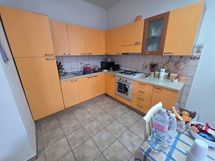 Appartamento trilocale in affitto in Strada Regionale Casilina, Centro, Colonna