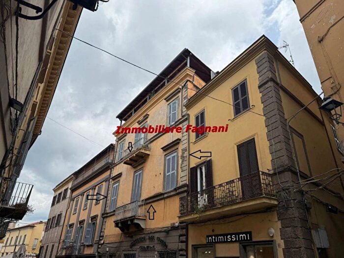 Appartamento con 6 locali in vendita in Via Menotti GaribaldiVelletri, Velletri