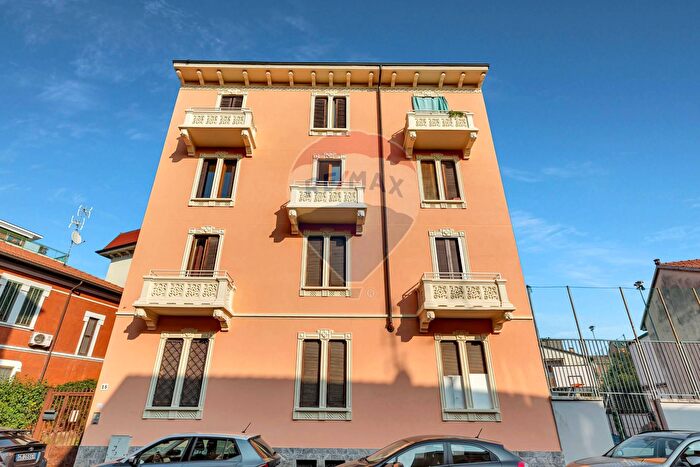 Appartamento trilocale in vendita in Via Eugenio Villoresi, Sesto San Giovanni