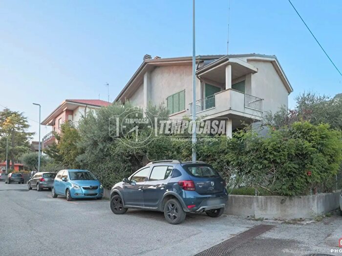 Casa con 6 locali in vendita in Via Alcide De Gasperi, Coriano