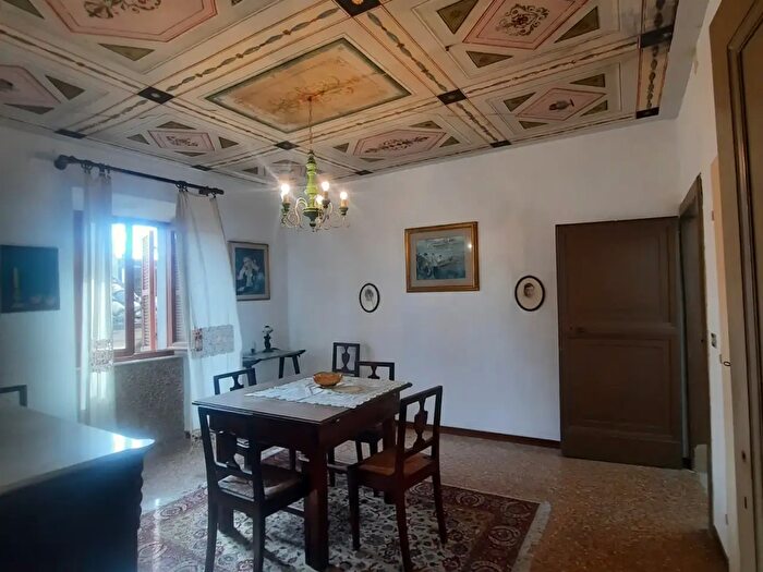 Casa con 12 locali in vendita in Ripatransone