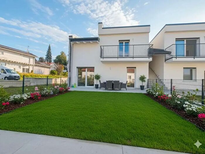 Case in Vendita e in Affitto - 3