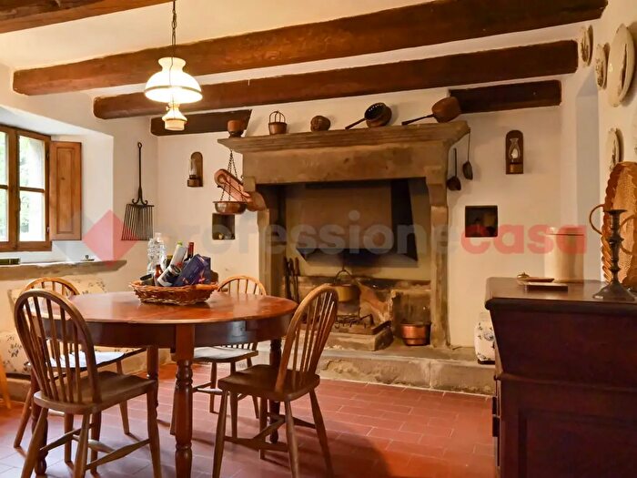 Casa con 7 locali in vendita in col di Maturaia Snc, Castiglione Di Garfagnana