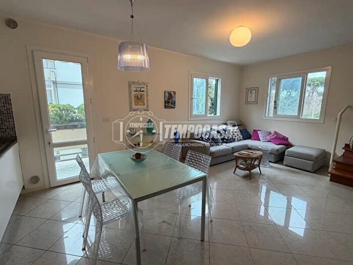 Appartamento trilocale in affitto in Via San Giovanni Bosco, Viareggio