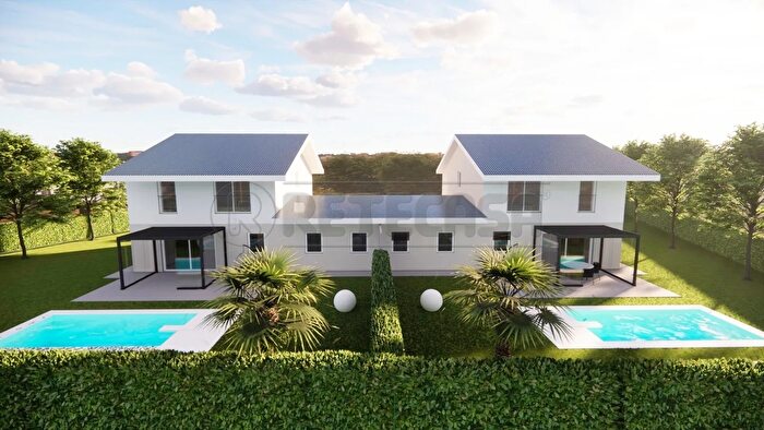 Casa con 8 locali in vendita in Via Palazzina, Caldogno