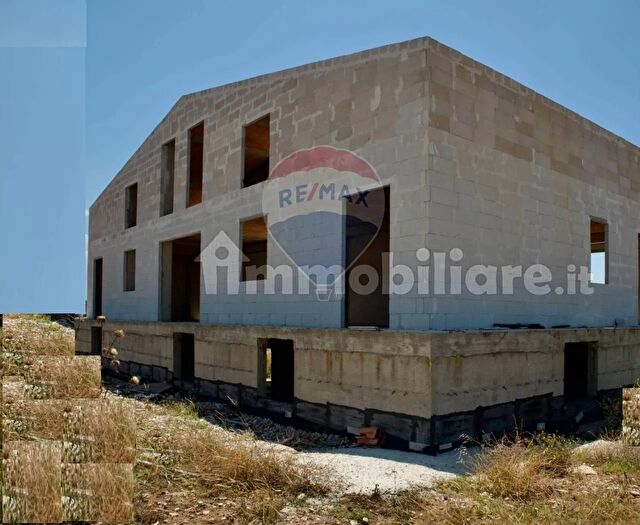 Casa con 6 locali in vendita in Sr, Ragusa