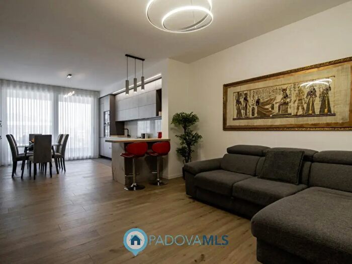 Appartamento quadrilocale in vendita in Via Rovereto, Mestrino