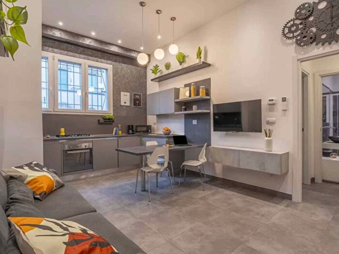 Appartamento bilocale in affitto in Via Antonio Squarcialupi, Porta al Prato San Jacopino, Firenze