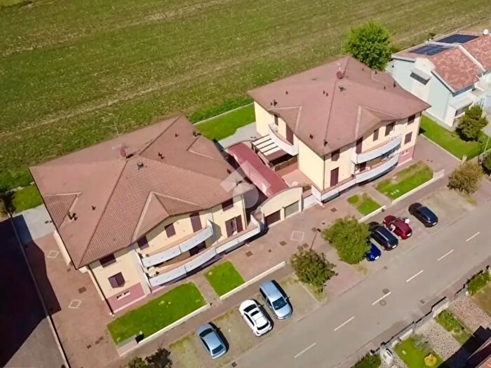 Appartamento bilocale in vendita in Via Rota Monsignor Pietro, Guastalla