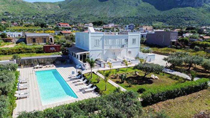 Casa con 6 locali in vendita in Ss, Terrasini