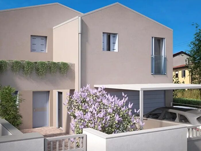 Casa con 5 locali in vendita in Via Montalcini, Lonigo