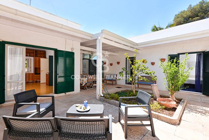 Casa trilocale in vendita in Via della Luna, Otranto