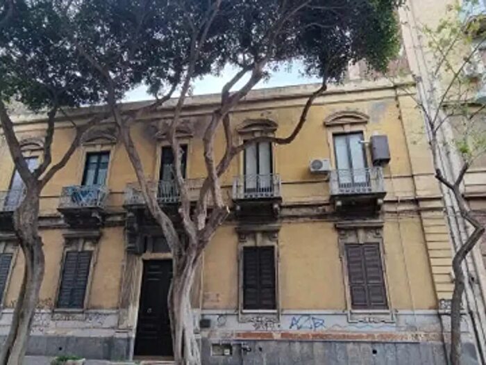 Appartamento quadrilocale in affitto in Catania