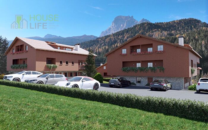 Appartamento quadrilocale in vendita in Via Beata Vergine della Difesa, San Vito Di Cadore