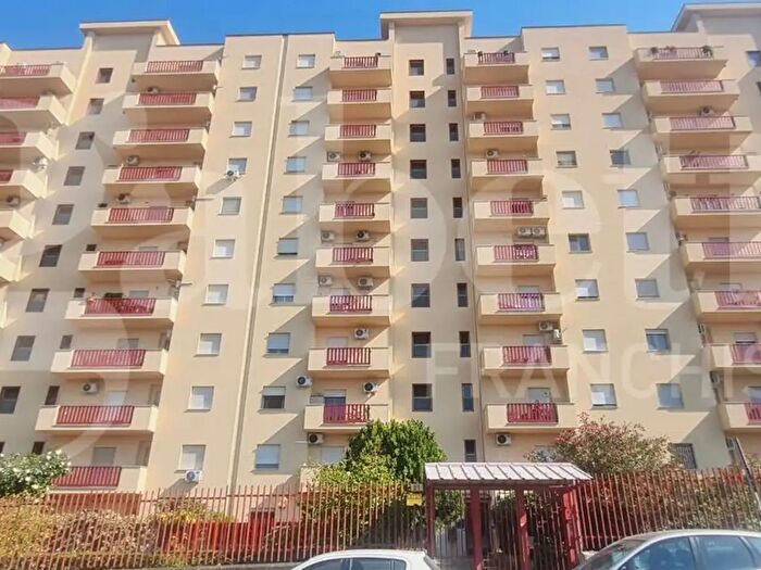 Appartamento con 5 locali in vendita in Viale Nicolò Azoti, Palermo