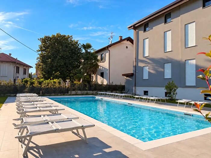 Appartamento bilocale in vendita in Via Monte Leone, Arona