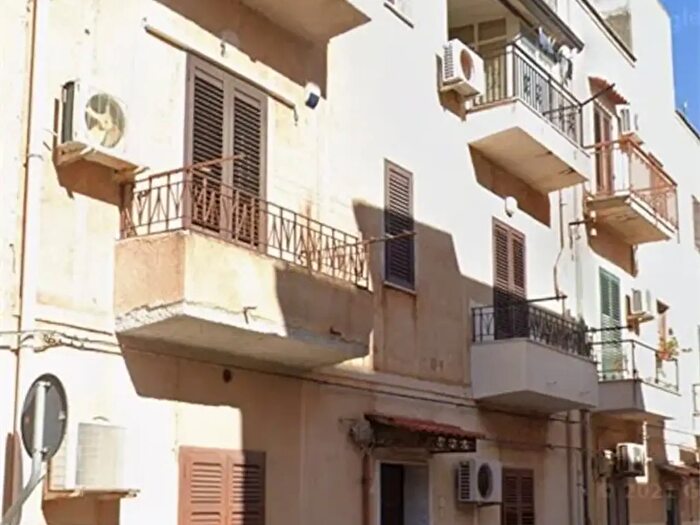 Appartamento trilocale in vendita in Palermo