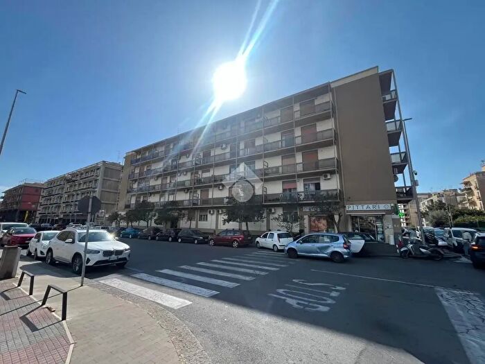 Appartamento con 5 locali in affitto in Via Vitaliano Brancati, Catania