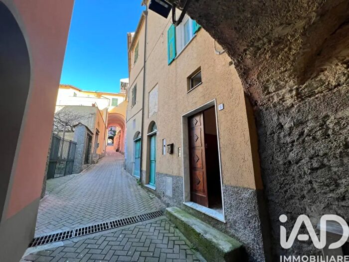 Casa con 6 locali in vendita in Via San Giacomo, Orco Feglino