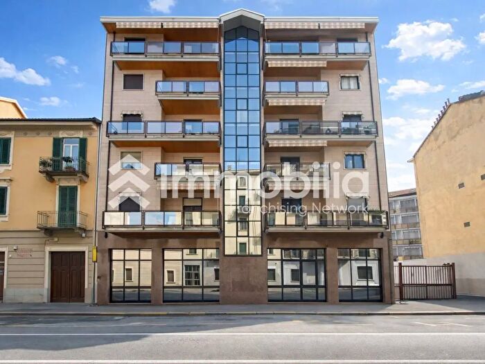 Appartamento quadrilocale in vendita in Via Spalato, Torino