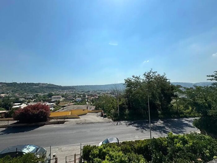 Appartamento trilocale in vendita in Via Campana, Quarto