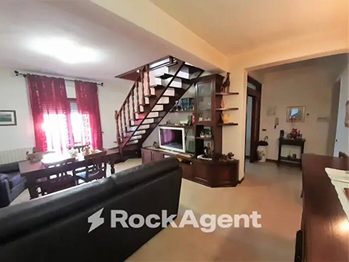 Appartamento con 5 locali in vendita in Via del Carmine, Acquapendente