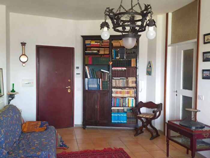 Appartamento bilocale in affitto in Via G Garibaldi, Dormelletto