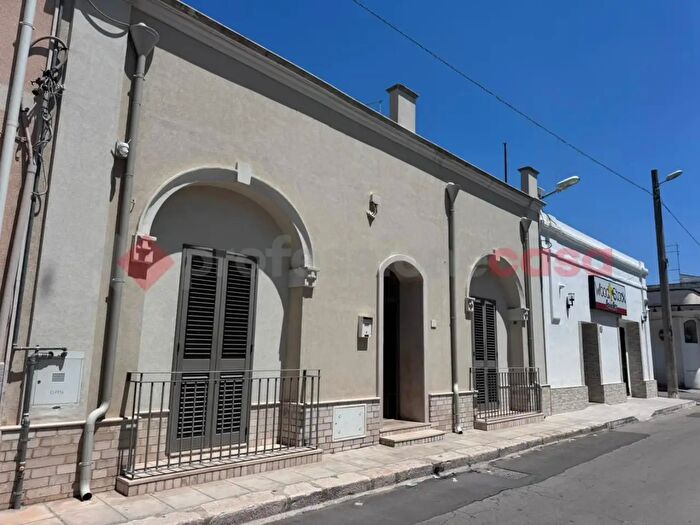 Casa con 5 locali in vendita in Via Trieste, Pulsano
