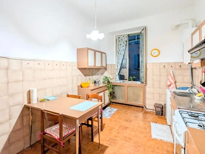 Appartamento trilocale in vendita in Viale Corsica, Milano