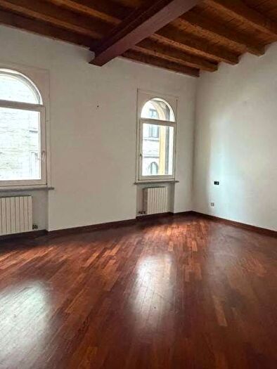 Appartamento trilocale in affitto in VIA CIMAROSA, Centro, Varese