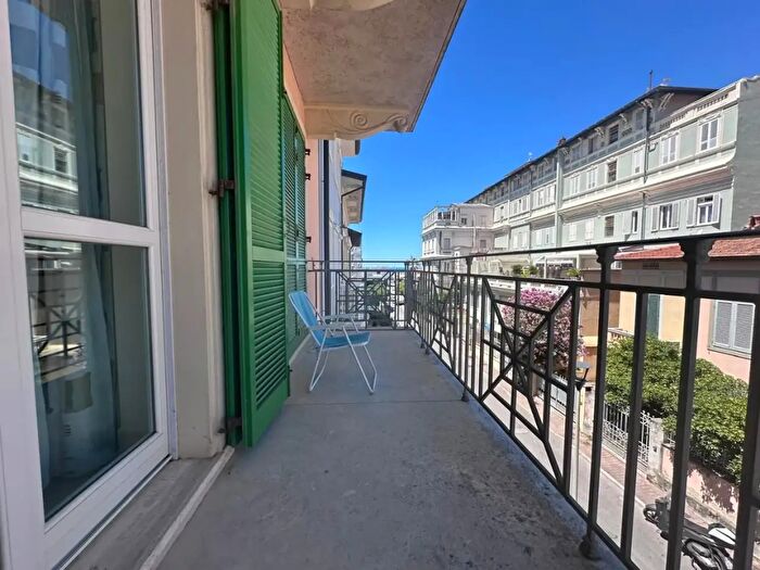 Appartamento quadrilocale in vendita in Irenze, Viareggio