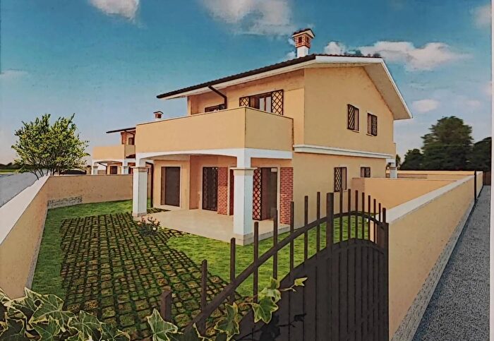 Casa con 5 locali in vendita in Via della Cannuccia Anzio, Anzio