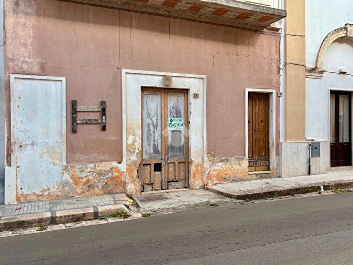 Appartamento trilocale in vendita in Via R Margherita, Sannicola