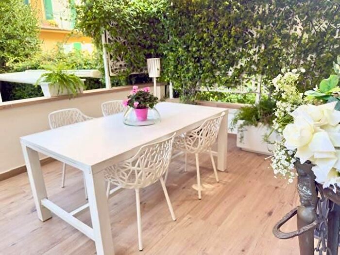 Appartamento con 6 locali in vendita in Firenze