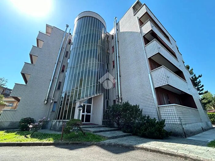 Appartamento trilocale in vendita in Via Cesare Pavese, Settimo Milanese
