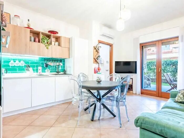 Appartamento trilocale in vendita in Via Massa di San Giuliano, Roma