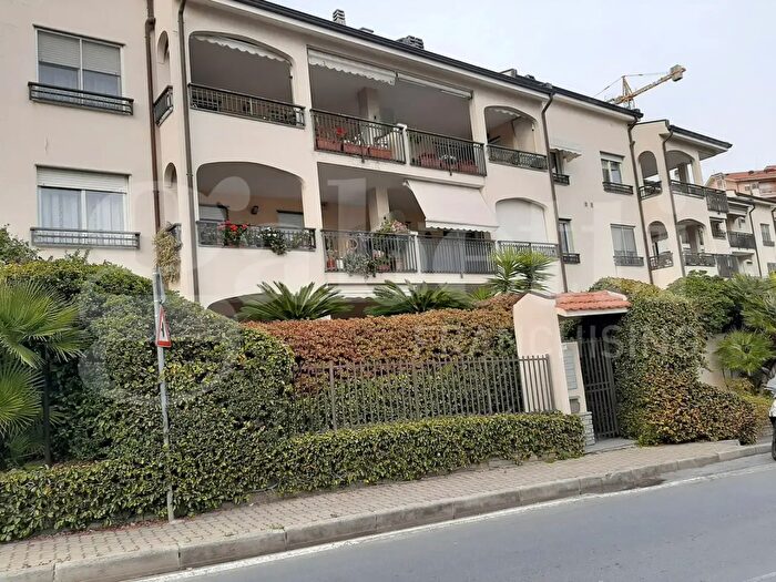 Appartamento quadrilocale in vendita in Strada Solaro, Sanremo