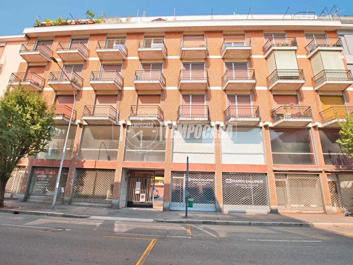 Appartamento trilocale in vendita in Viale Alessandro Volta, Novara