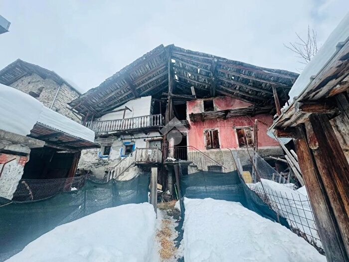 Casa con 5 locali in vendita in Frazione Suil, Saint Rhemy En Bosses