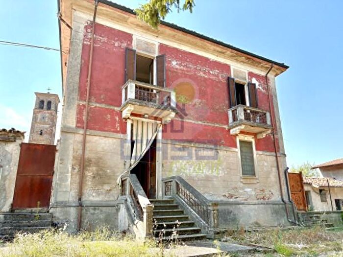 Casa con 6 locali in vendita in Nuova, Scandolara Ravara