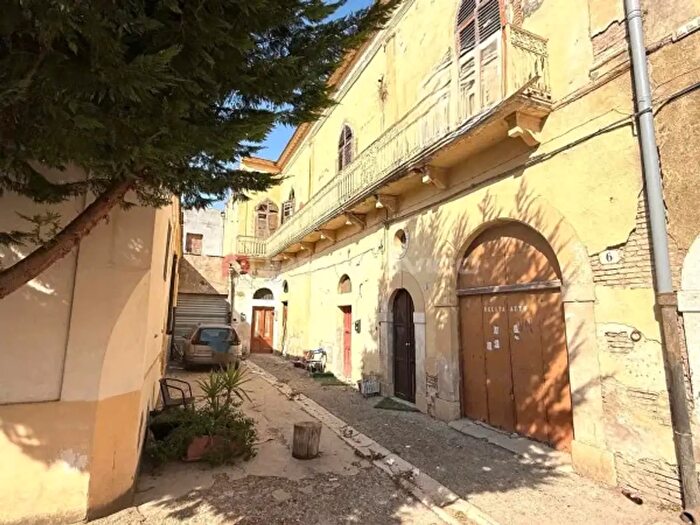 Appartamento con 5 locali in vendita in Largo Rimembranza, Carapelle