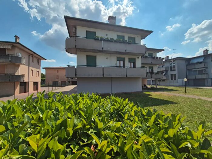 Appartamento trilocale in vendita in Via Pietro dalla Torre, Lonigo