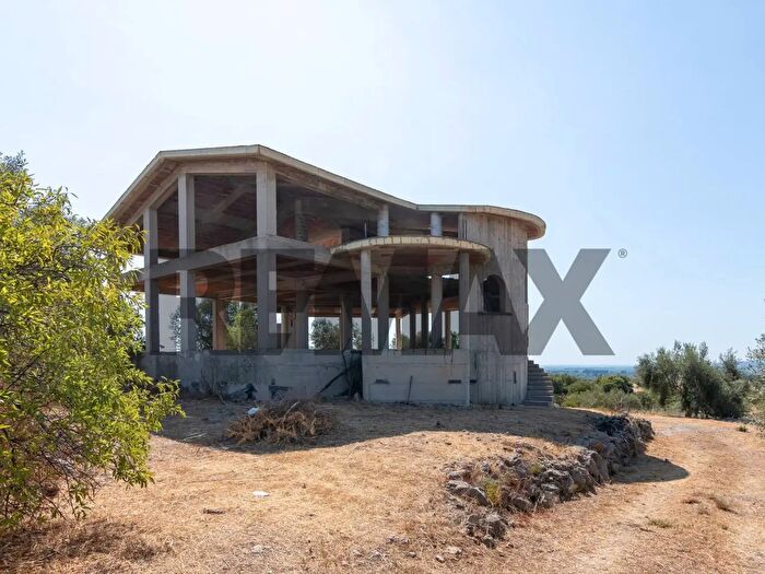 Appartamento con 10 locali in vendita in Via Cugno Canne, Floridia
