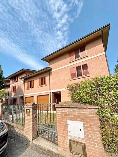 Casa con 6 locali in affitto in via delle ortensie, San Damaso, Modena