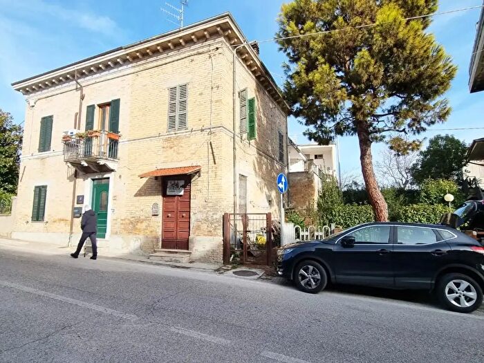 Casa trilocale in vendita in Via Borgo da Mare, Monteprandone