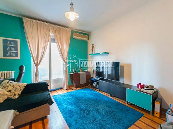 Appartamento trilocale in vendita in Via Marescalchi, Milano